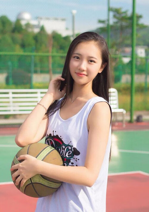 乌拉圭男足在巴黎奥运会上展现出强大的进攻火力，乌拉圭男子足球队